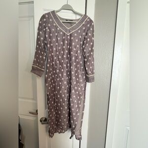 NWT Silk Kurta Set Embroidered India Designer Saangi